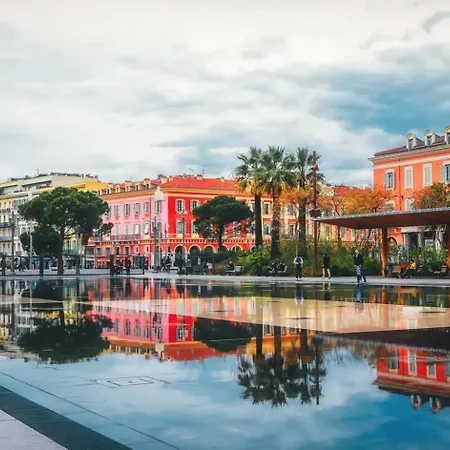 Διαμέρισμα Place Massena - Small Peaceful Haven *