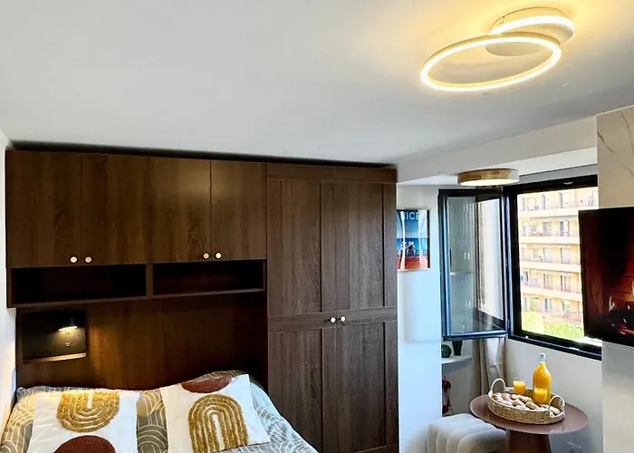 Place Massena - Small Peaceful Haven Apartment