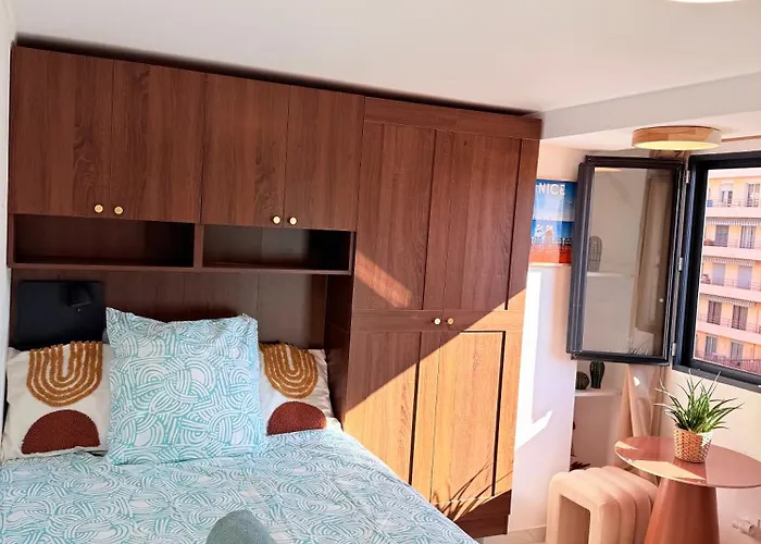 Apartment Place Massena - Small Peaceful Haven *